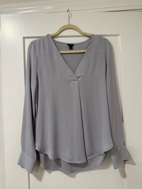 Ann Taylor Light Gray V-Neck Draped Long Sleeve Blouse